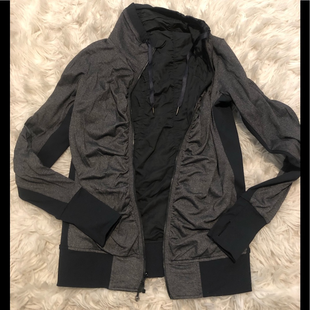 Lululemon reversible cool down jacket, size 6
